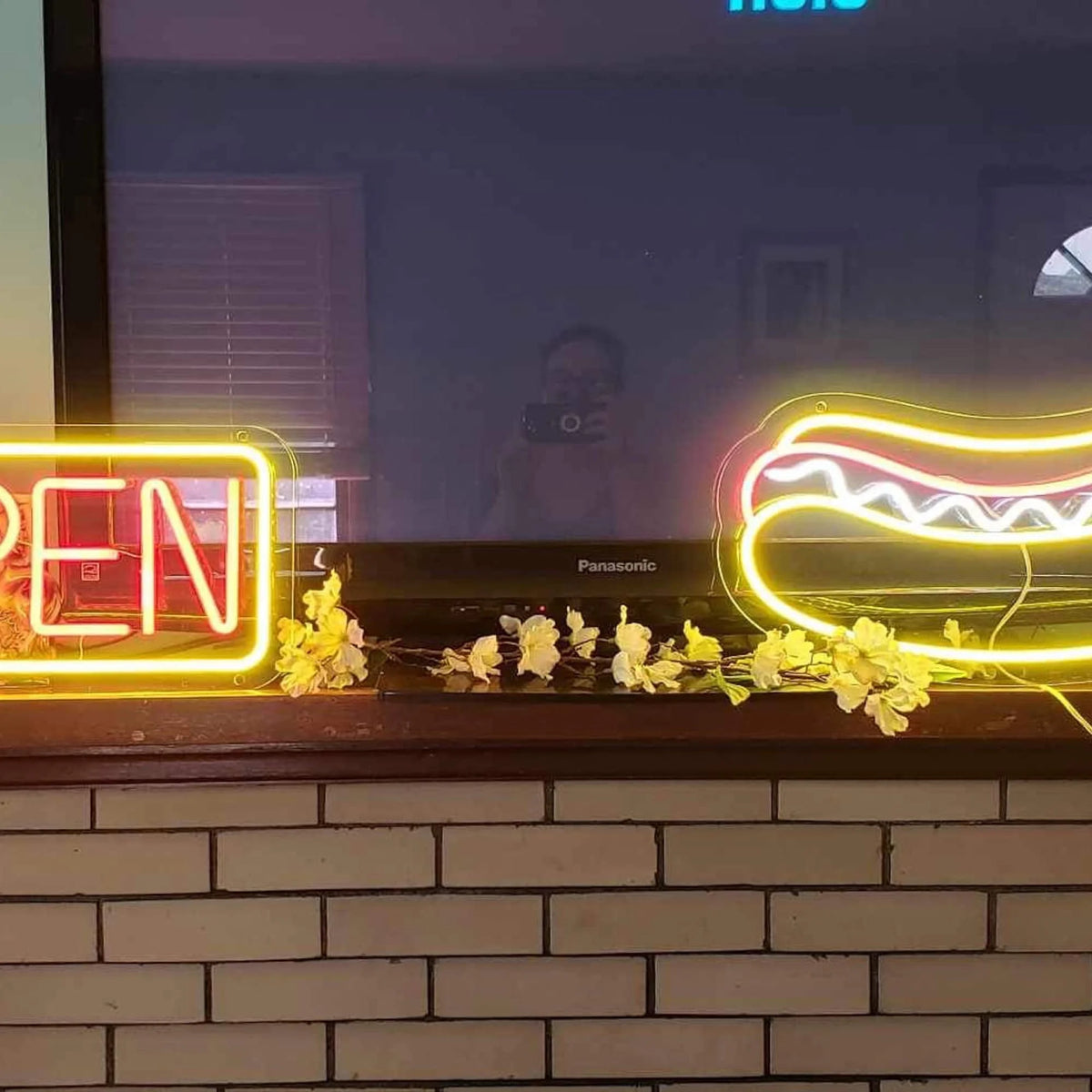 Hot Dog Neon Sign